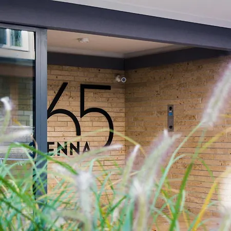 Апартаменты Seasons By Alluxe Boutique Варшава