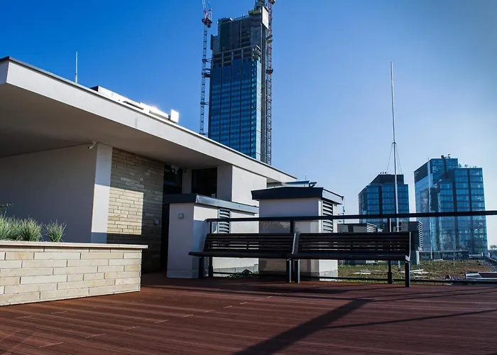 Seasons By Alluxe Boutique דירה ורשה