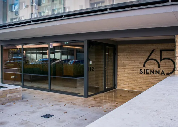 Seasons By Alluxe Boutique דירה ורשה