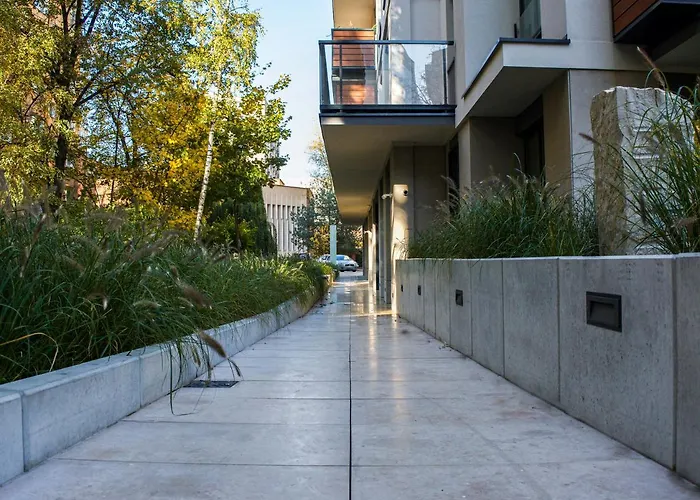 Seasons By Alluxe Boutique דירה ורשה