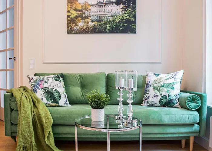 Seasons By Alluxe Boutique *