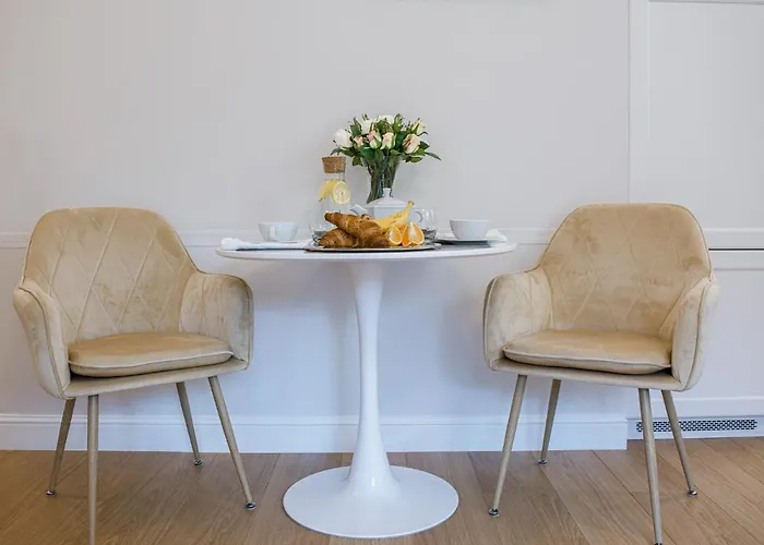 Seasons By Alluxe Boutique * ורשה