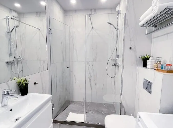 Seasons By Alluxe Boutique