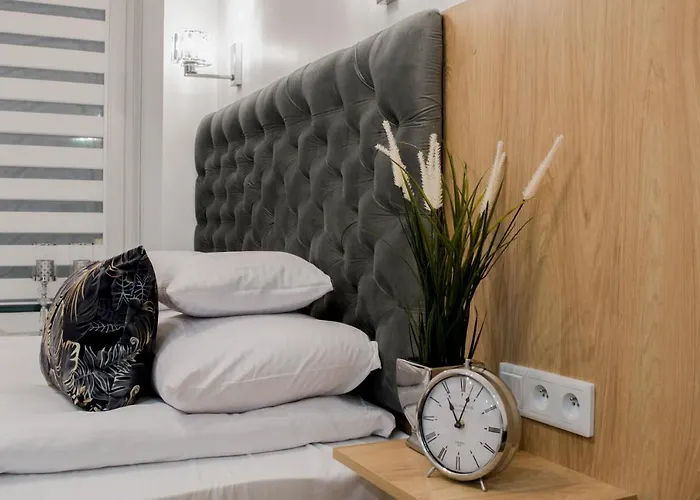 Seasons By Alluxe Boutique *