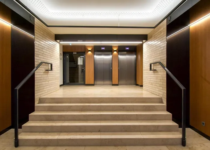 Seasons By Alluxe Boutique * ורשה