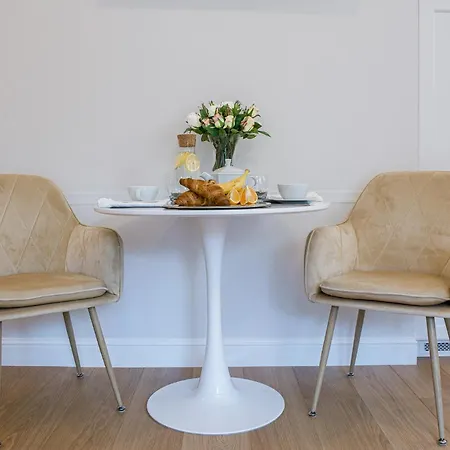 Seasons By Alluxe Boutique * Warsaw