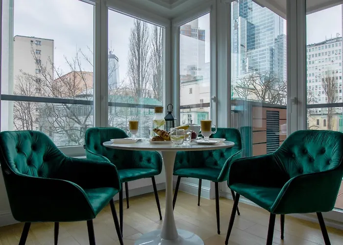 Apartment Seasons By Alluxe Boutique *