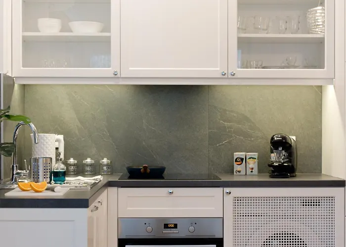 Seasons By Alluxe Boutique Apartment