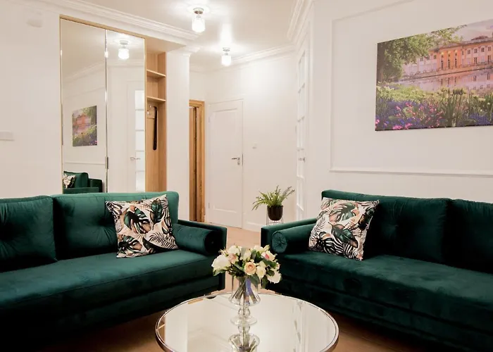 Seasons By Alluxe Boutique Apartment