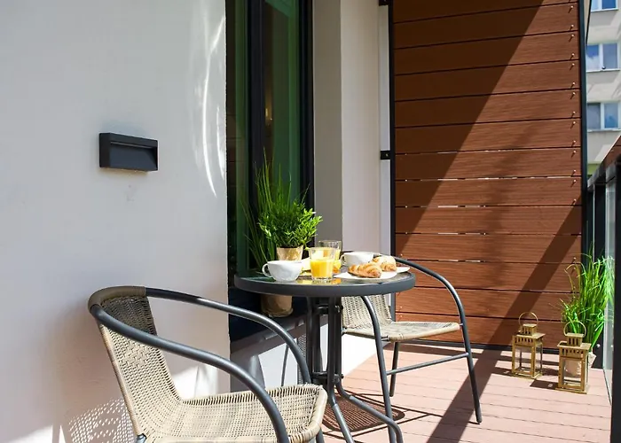 Seasons By Alluxe Boutique * Warsaw