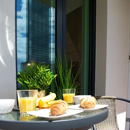 Seasons By Alluxe Boutique 华沙