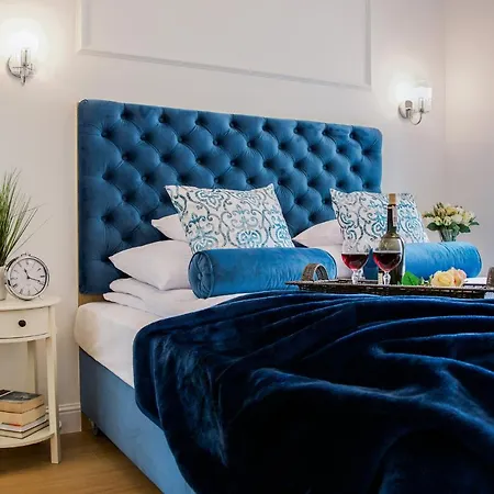 Seasons By Alluxe Boutique Varsóvia