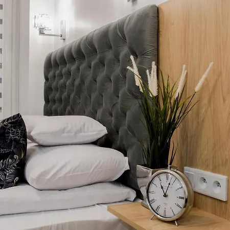 Seasons By Alluxe Boutique *