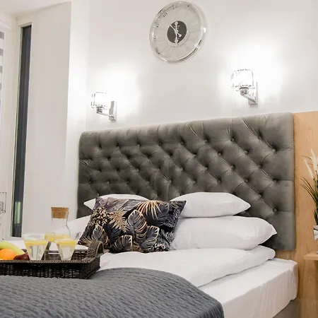Seasons By Alluxe Boutique Apartman