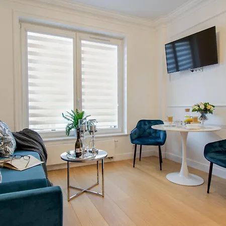 Seasons By Alluxe Boutique Apartman Varsó